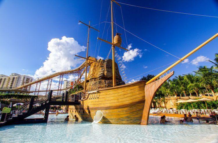 Piazza Diroma - Cortesia Park Diroma, Splash E Slide Caldas Novas Kültér fotó