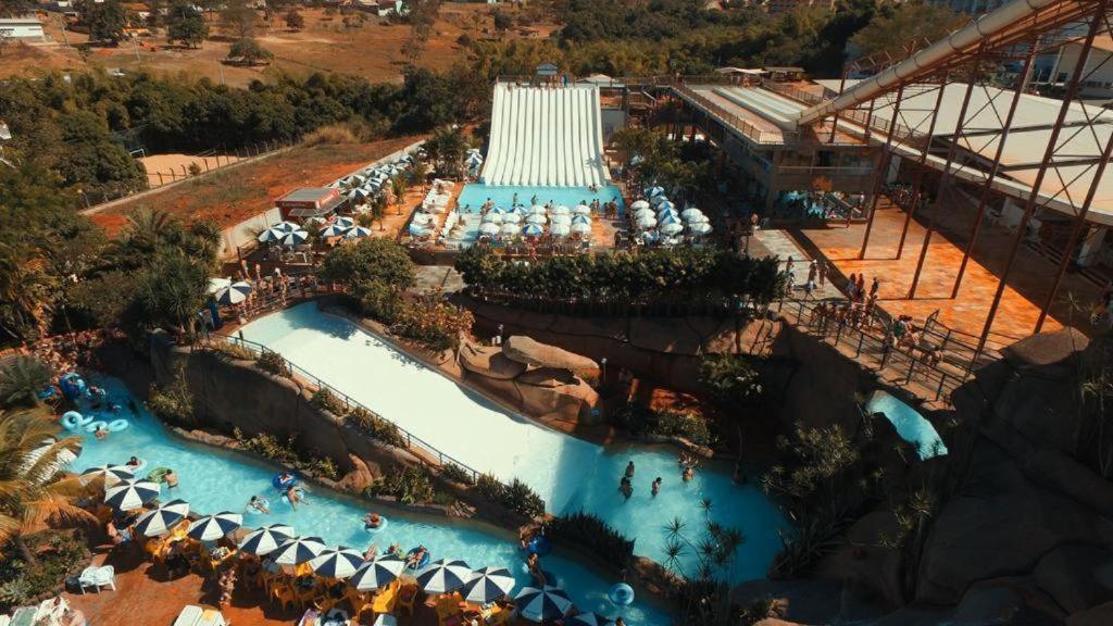 Piazza Diroma - Cortesia Park Diroma, Splash E Slide Caldas Novas Kültér fotó