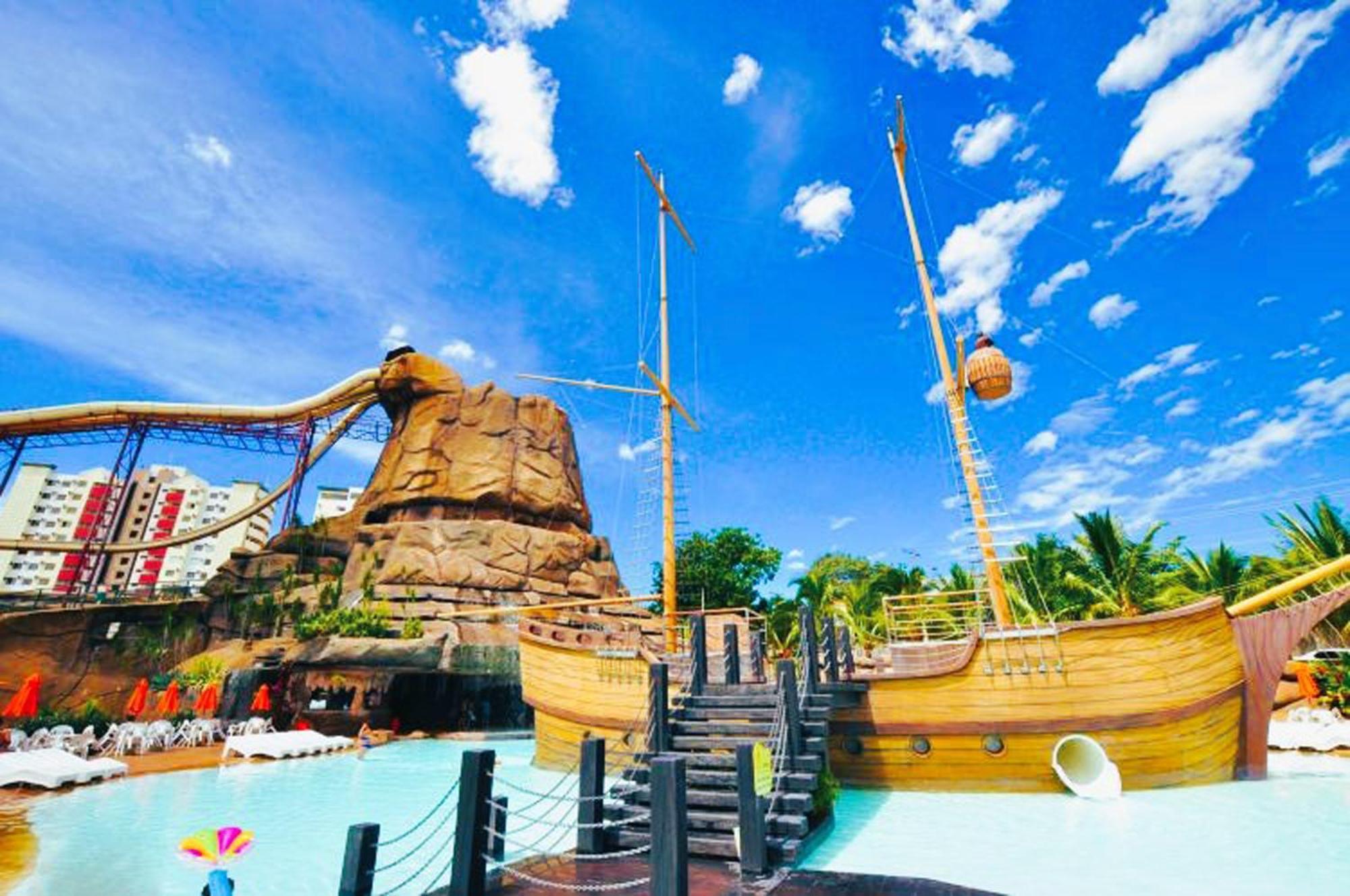 Piazza Diroma - Cortesia Park Diroma, Splash E Slide Caldas Novas Kültér fotó
