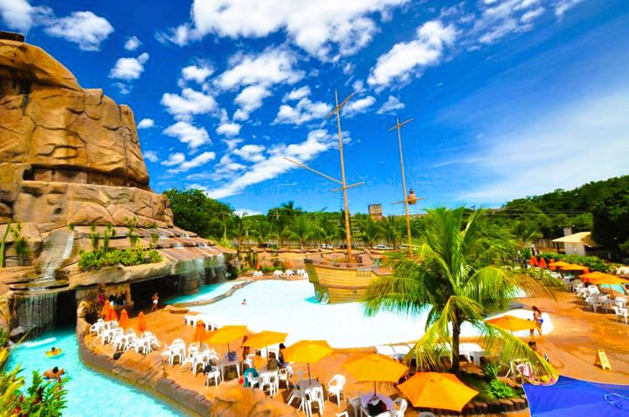 Piazza Diroma - Cortesia Park Diroma, Splash E Slide Caldas Novas Kültér fotó