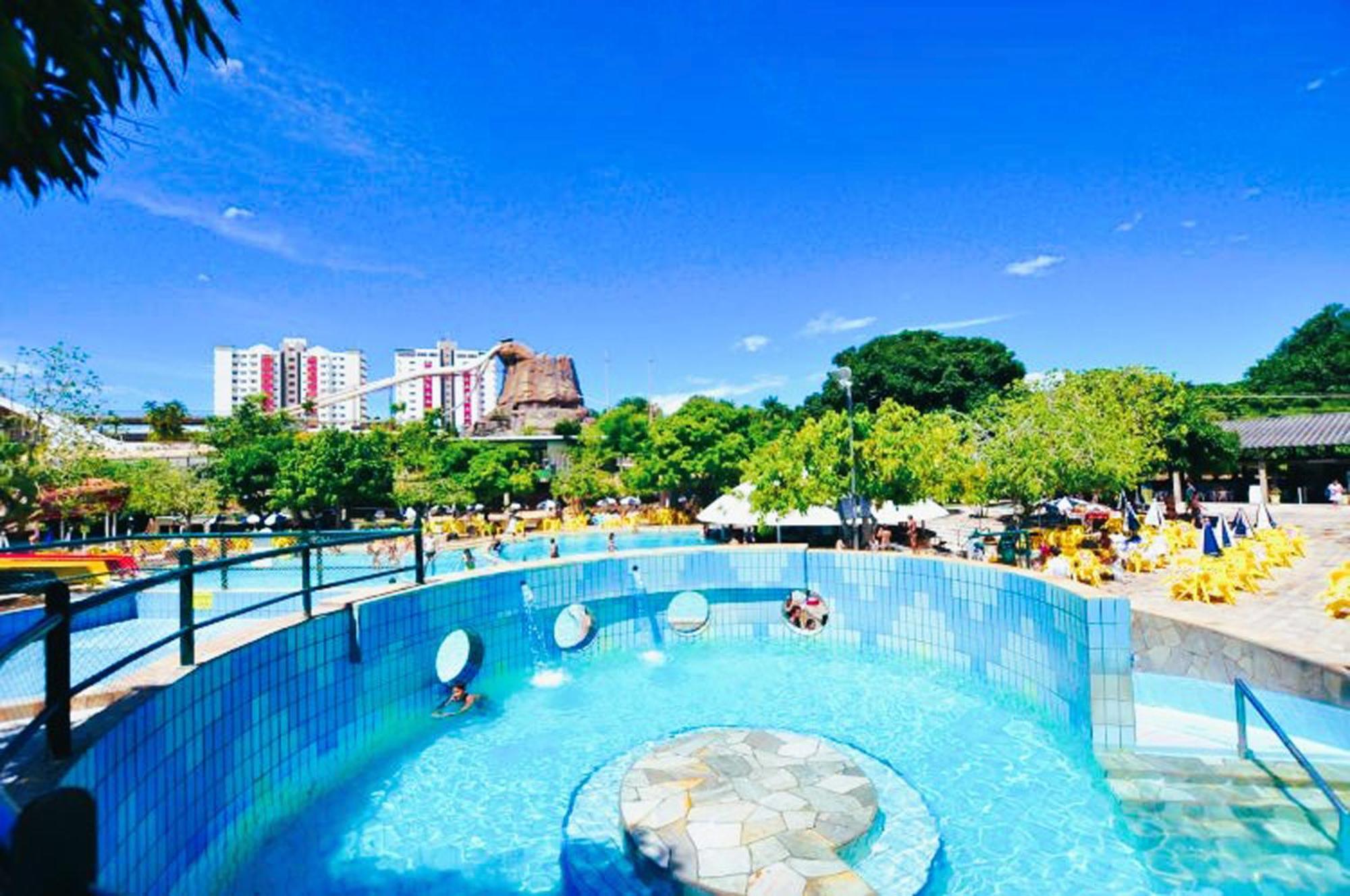Piazza Diroma - Cortesia Park Diroma, Splash E Slide Caldas Novas Kültér fotó